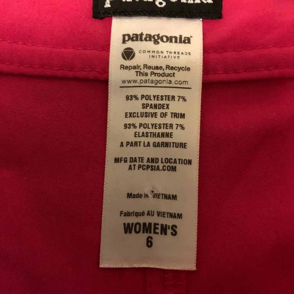 Patagonia Women’ Fuchsia Pink Shorts. - Picture 7 of 7